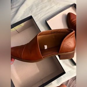 Universal thread booties